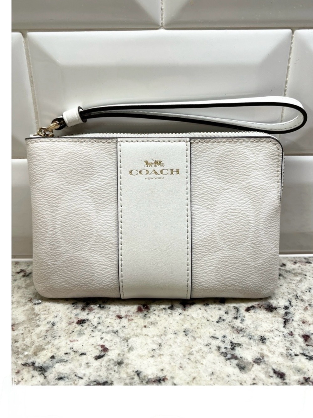 Coach Signature Canvas Corner Zip Wristlet Chalk Leather NWOT Like New